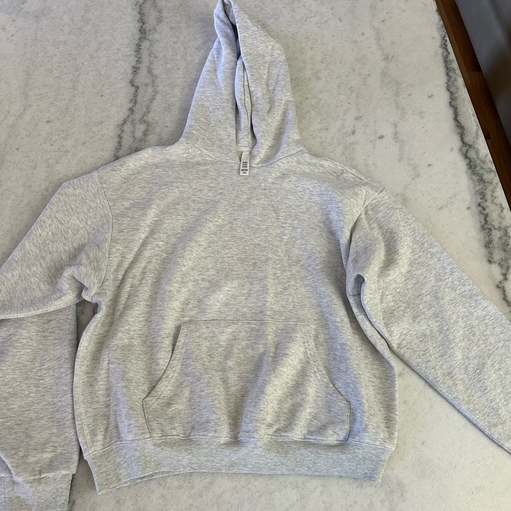 SKIMS Classic Hoodie – Light Heather Grey | Size Large | Never Worn!